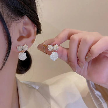 1 Pair Fashion Heart Shape Flower Alloy Inlay Artificial Pearls Zircon Women's Ear Studs