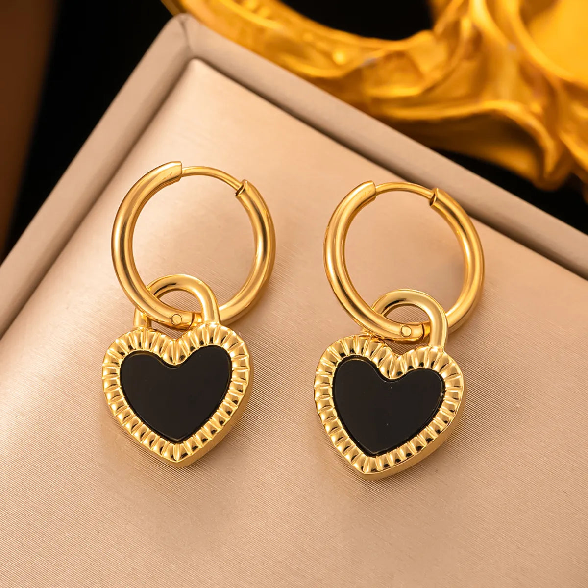 1 Pair Fashion Heart Shape Titanium Steel Plating Drop Earrings