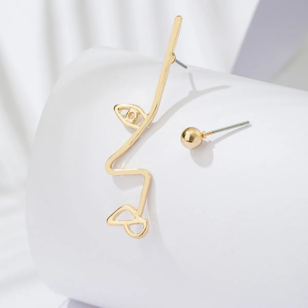 1 Pair Fashion Human Face Alloy Asymmetrical Women's Ear Studs