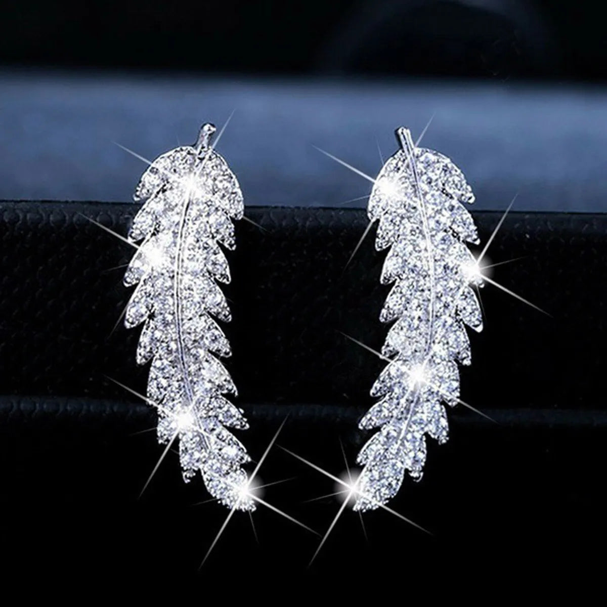 1 Pair Fashion Leaf Alloy Inlaid Zircon Women's Earrings