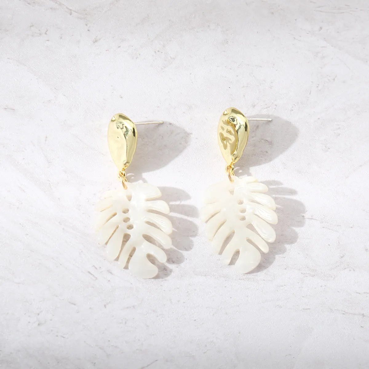 1 Pair Fashion Leaves Plastic Resin Gold Plated Women's Drop Earrings