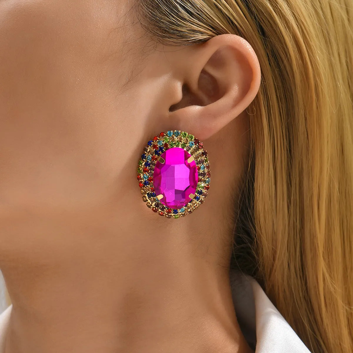 1 Pair Fashion Oval Metal Inlay Zircon Women'S Ear Studs