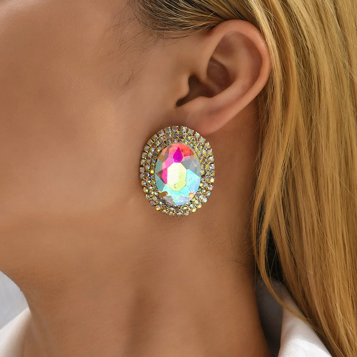 1 Pair Fashion Oval Metal Inlay Zircon Women'S Ear Studs