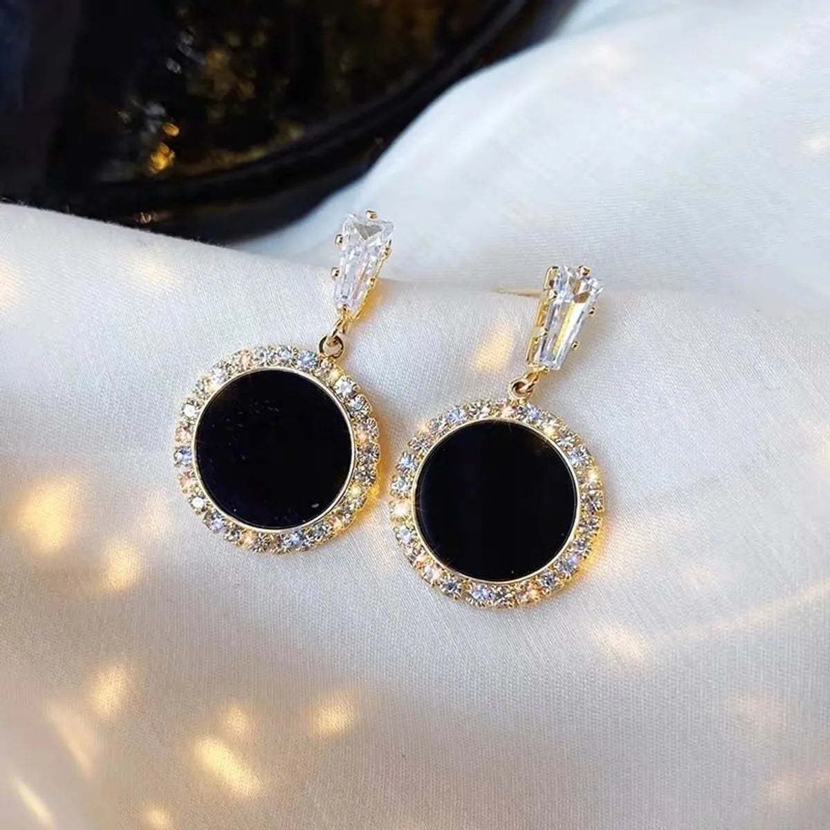 1 Pair Fashion Round Alloy Inlay Rhinestones Women's Drop Earrings