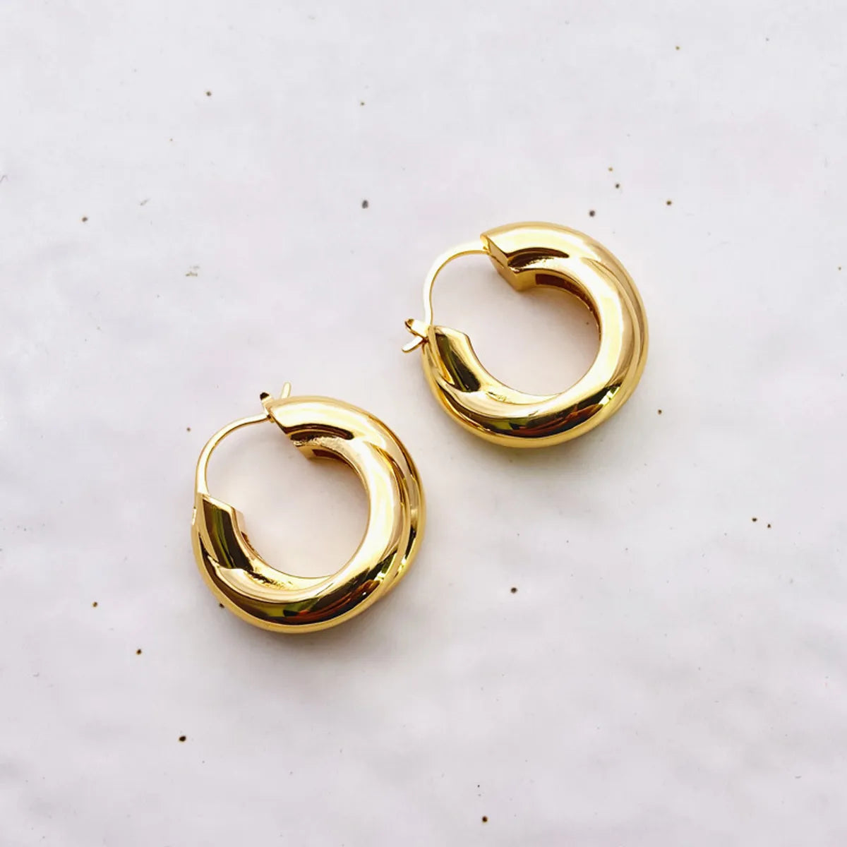 1 Pair Fashion Solid Color Copper Plating Hoop Earrings