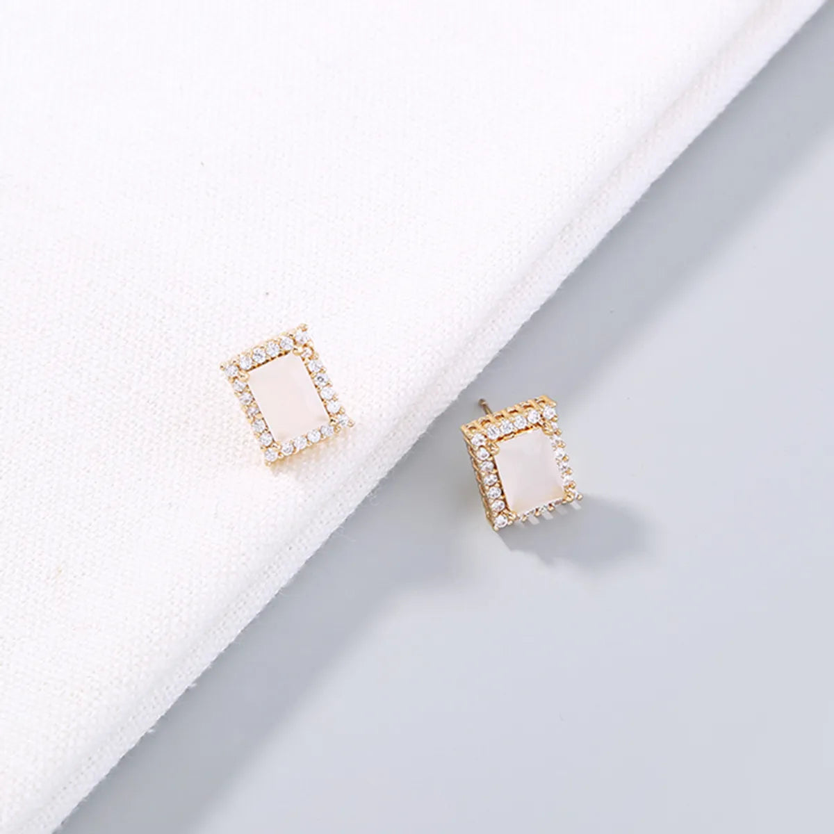 1 Pair Fashion Square Copper Inlay Zircon Ear Studs