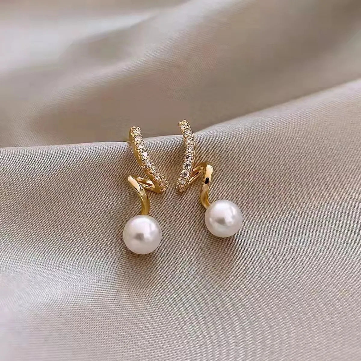 1 Pair Fashion Star Flower Imitation Pearl Alloy Inlay Rhinestones Women'S Earrings