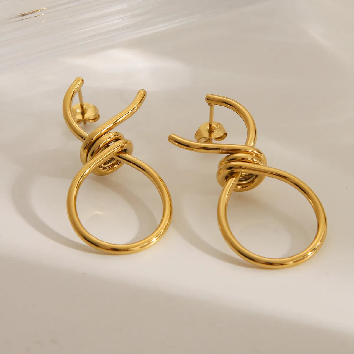 1 Pair French Style Simple Style Commute Solid Color 304 Stainless Steel 18K Gold Plated Drop Earrings