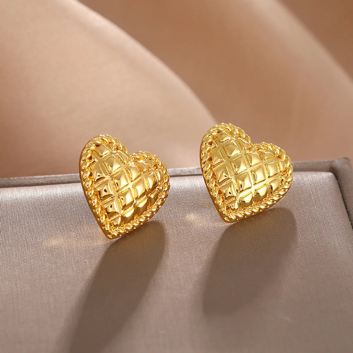 1 Pair French Style Simple Style Heart Shape Copper Gold Plated Ear Studs