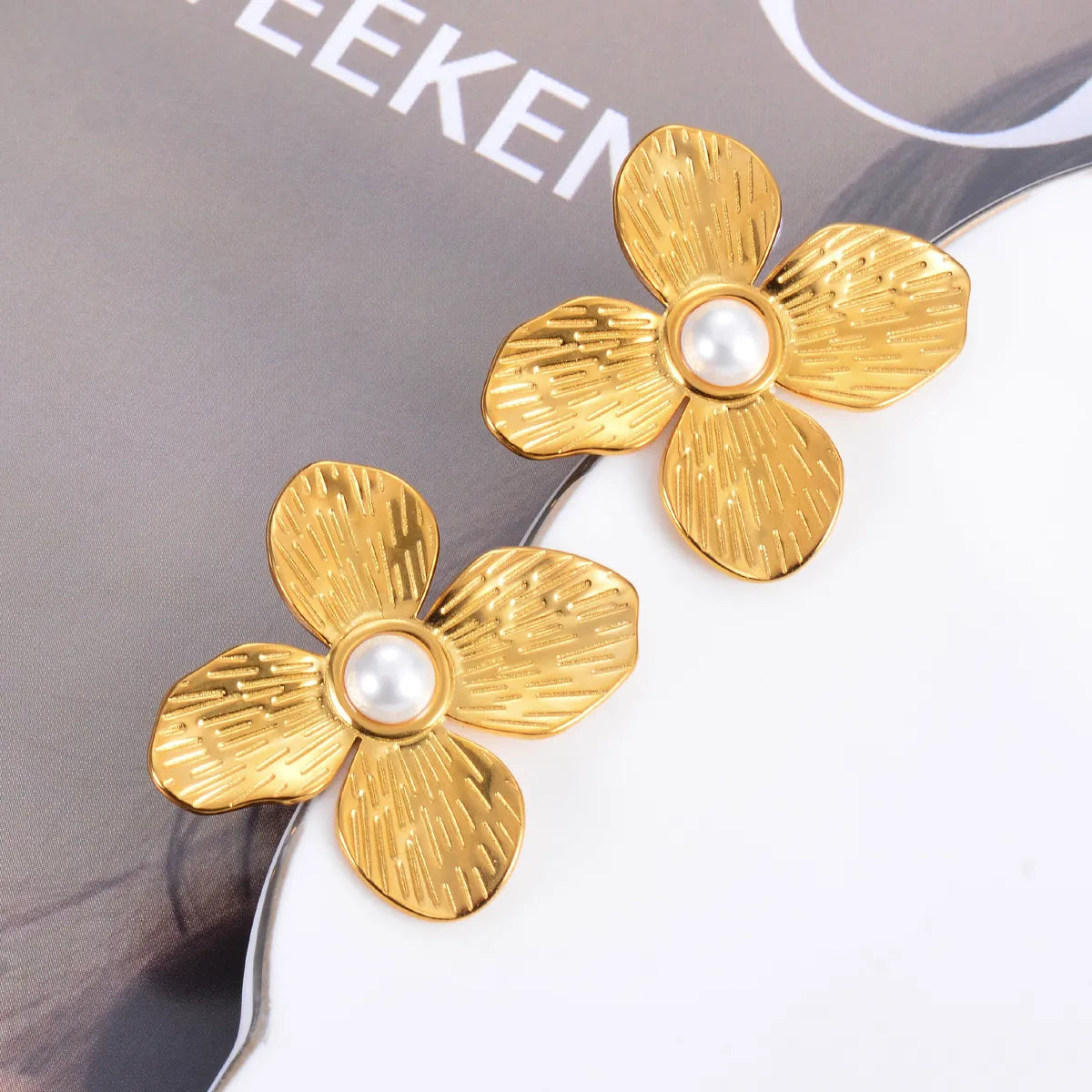 1 Pair Glam Retro Flower Plating Inlay Stainless Steel Artificial Pearls Ear Studs