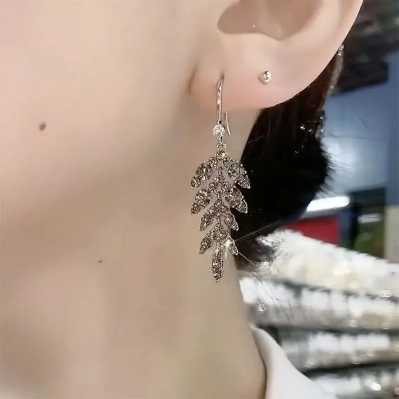 1 Pair Glam Shiny Leaf Inlay Alloy Zircon Drop Earrings