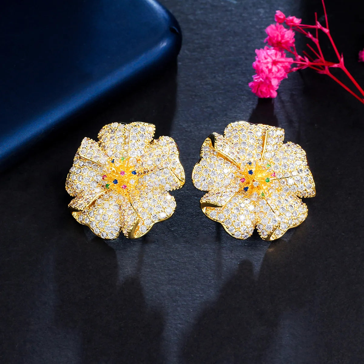 1 Pair Glam Wedding Shiny Round Plant Flower Plating Hollow Out Inlay Copper Zircon 18k Gold Plated Gold Plated Ear Studs