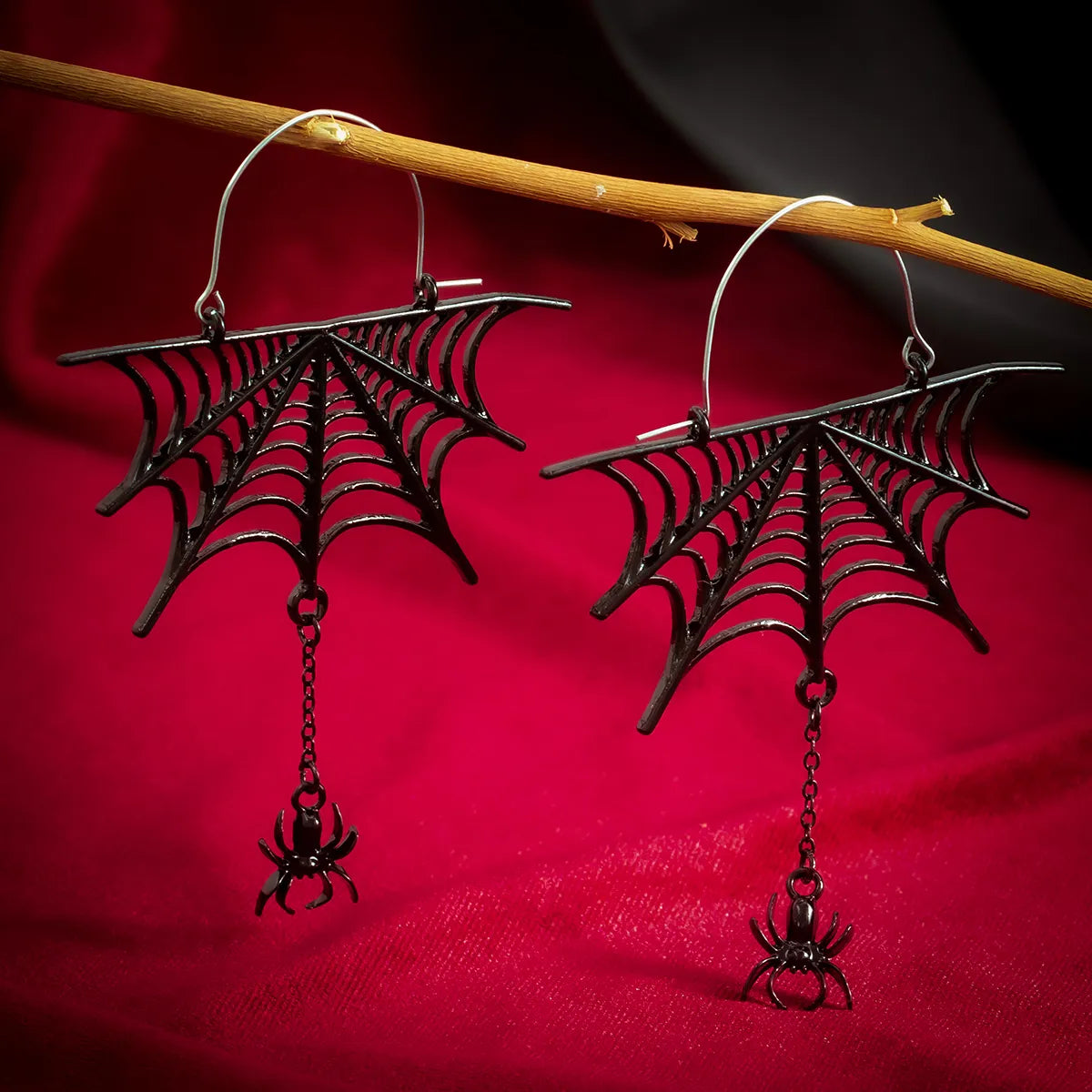 1 Pair Gothic Exaggerated Spider Spider Web Hollow Out Alloy Drop Earrings