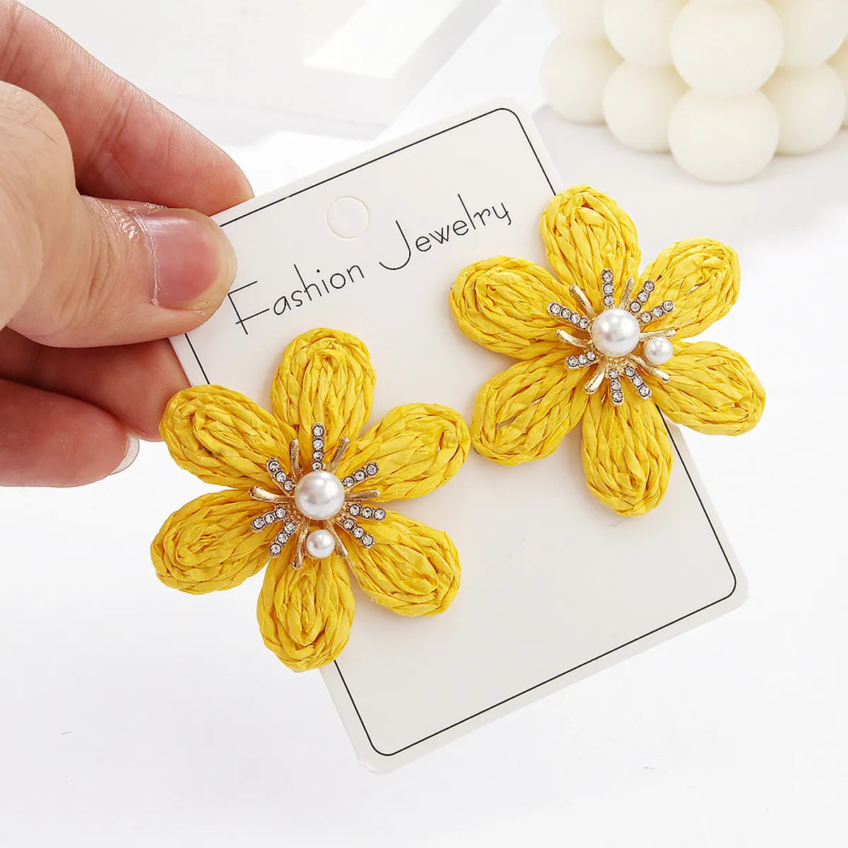 1 Pair Hawaiian Modern Style Sweet Flower Inlay Imitation Pearl Alloy Raffia Imitation Pearl Drop Earrings