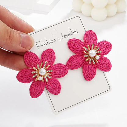 1 Pair Hawaiian Modern Style Sweet Flower Inlay Imitation Pearl Alloy Raffia Imitation Pearl Drop Earrings