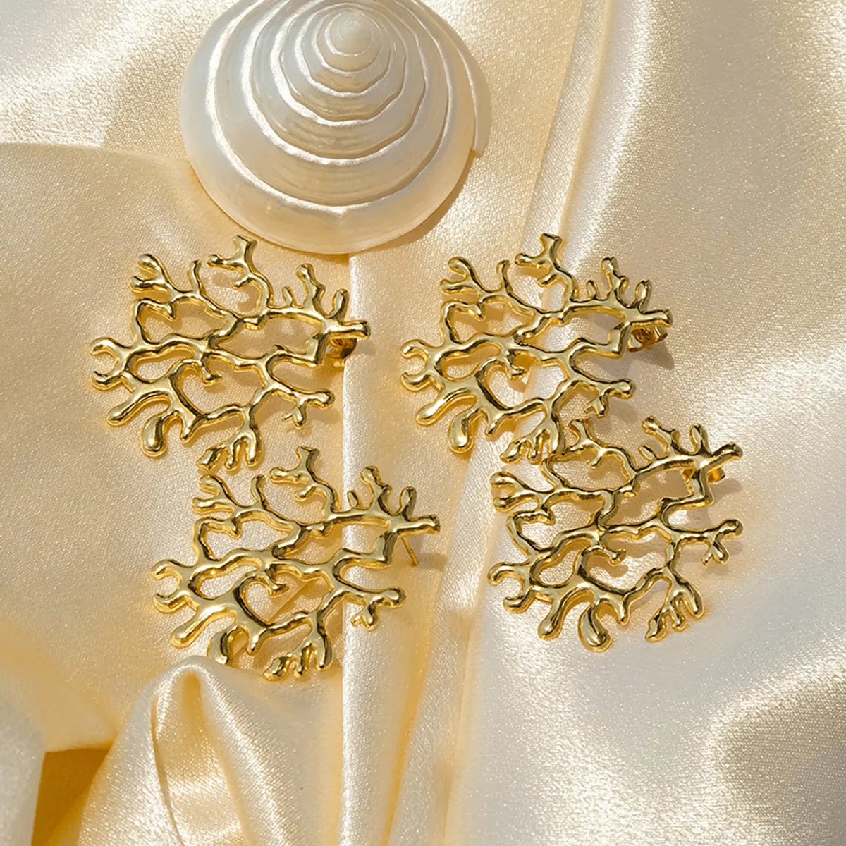 1 Pair Hawaiian Vacation Beach Coral Hollow Out 304 Stainless Steel 14K Gold Plated Ear Studs