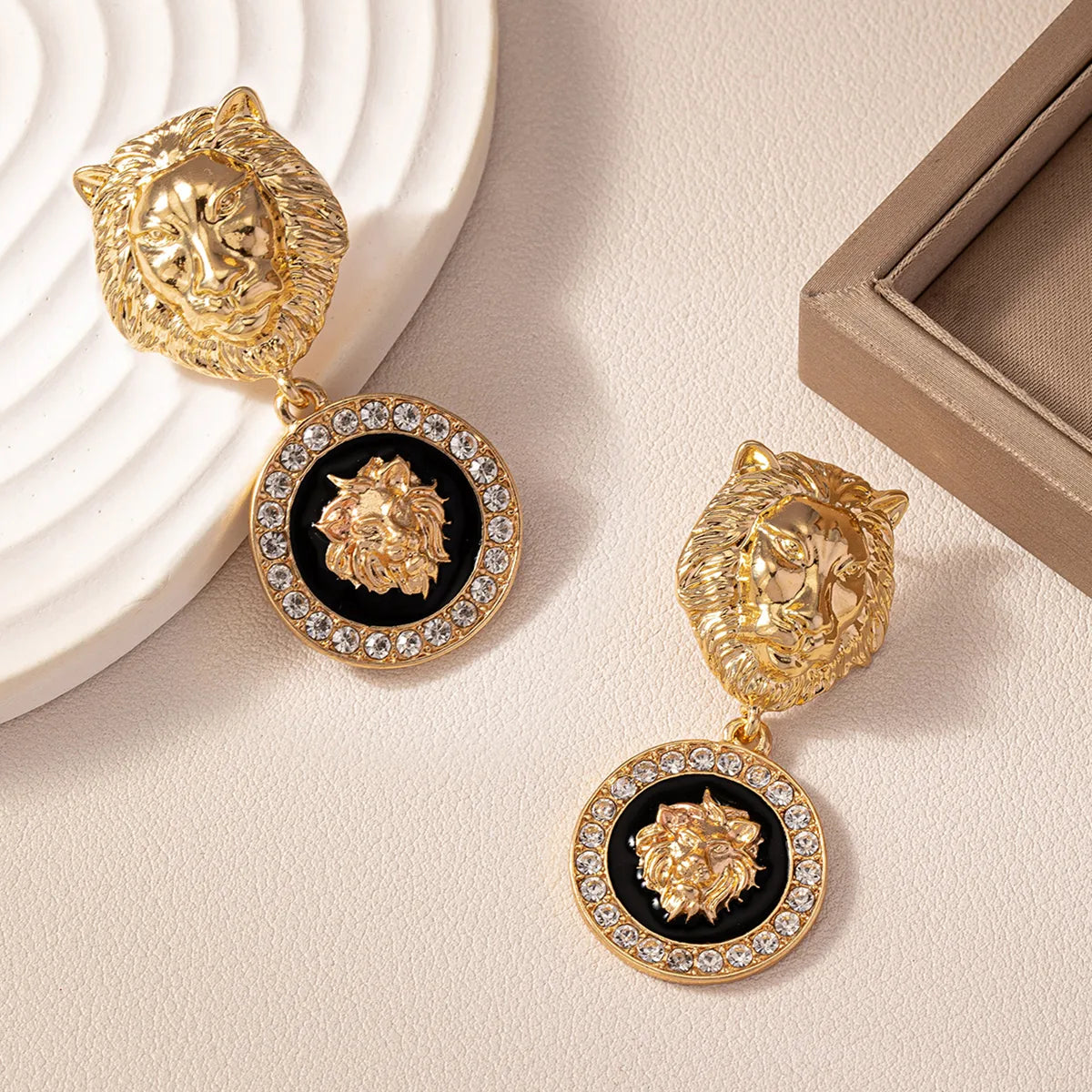 1 Pair Hip-Hop Rock Lion Carving Alloy Drop Earrings