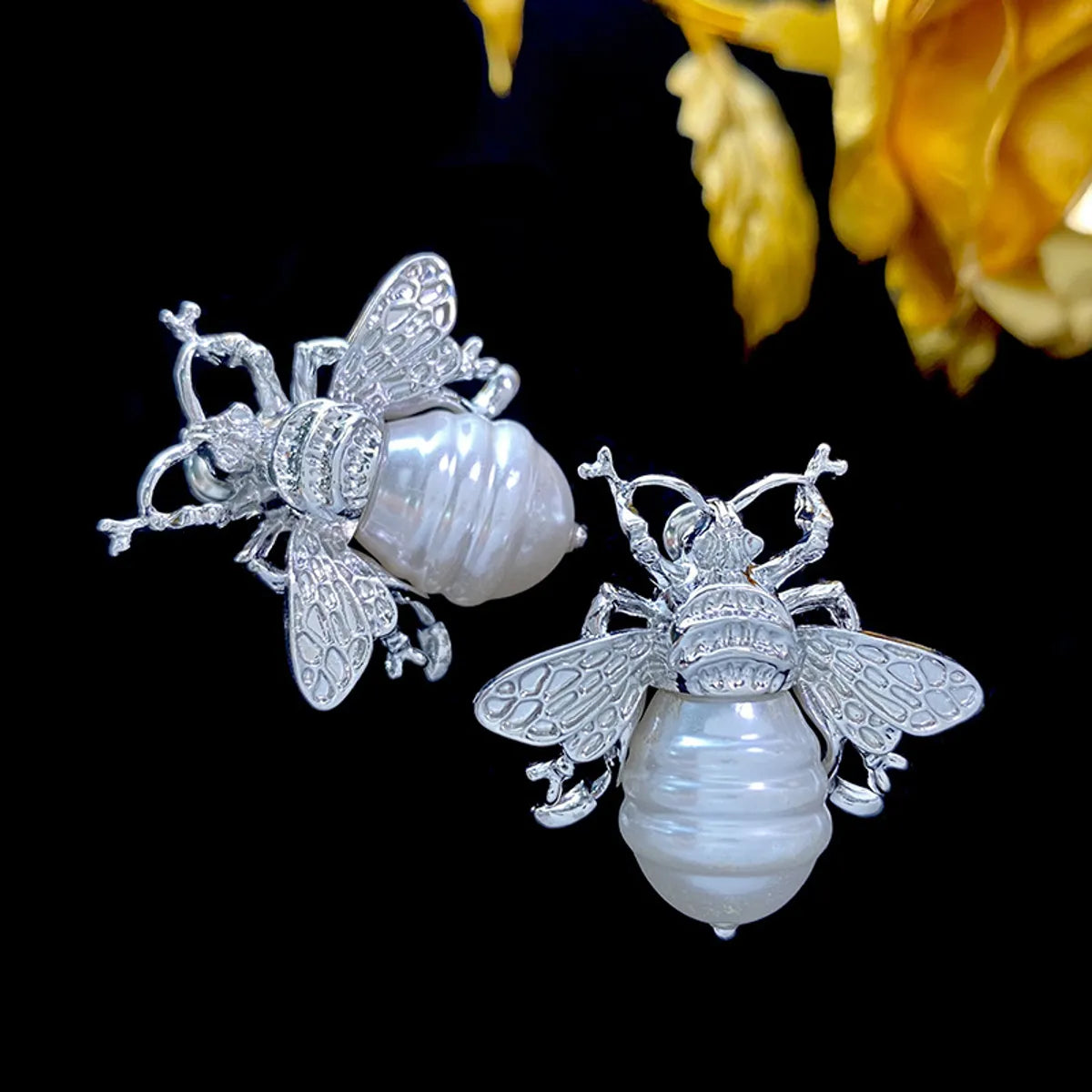 1 Pair Ig Style Bee Imitation Pearl Alloy Ear Studs