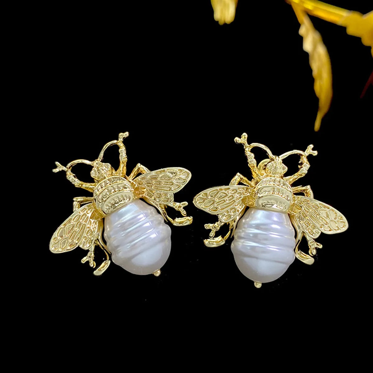 1 Pair Ig Style Bee Imitation Pearl Alloy Ear Studs