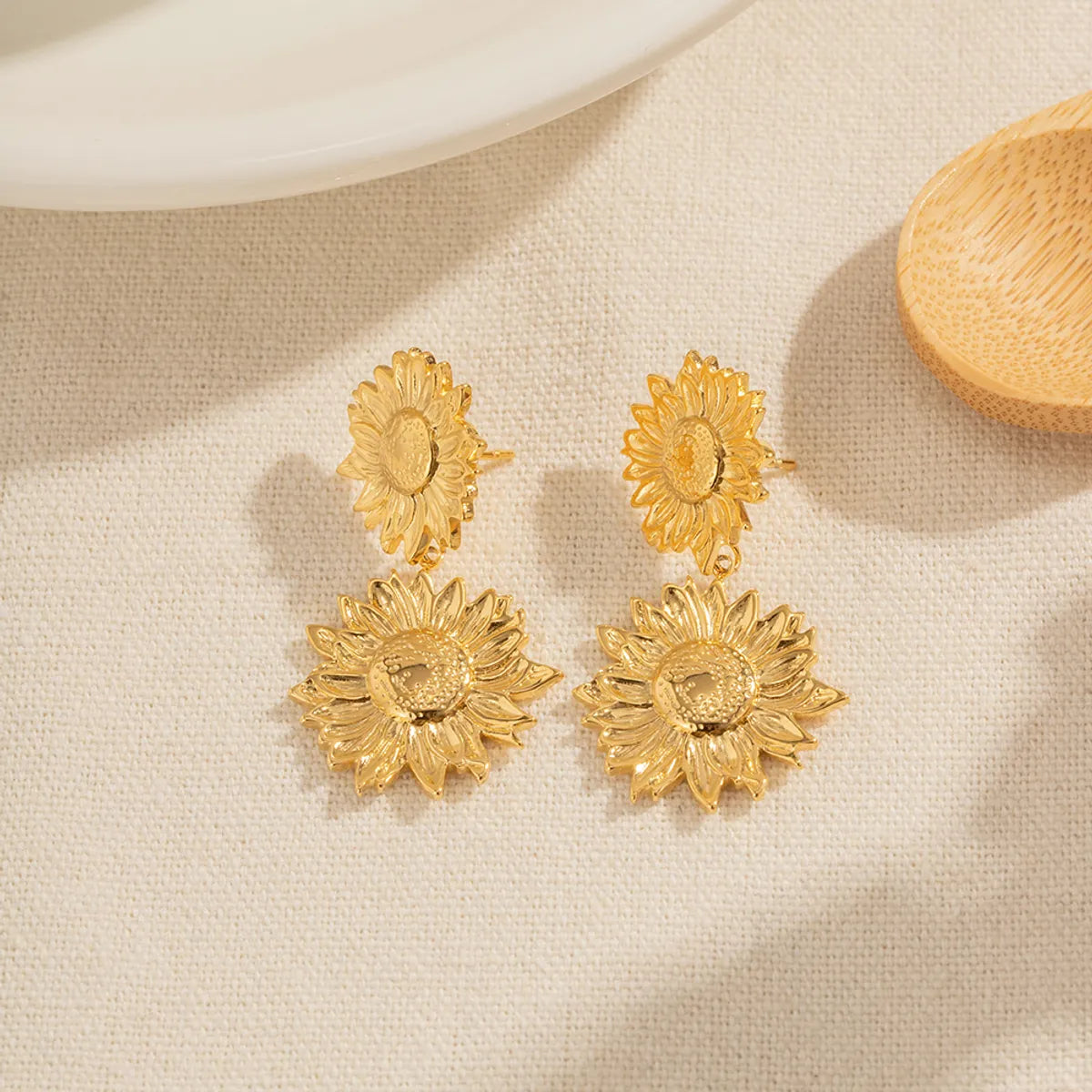 1 Pair Ig Style Casual Sunflower Plating Stainless Steel 18k Gold Plated Drop Earrings