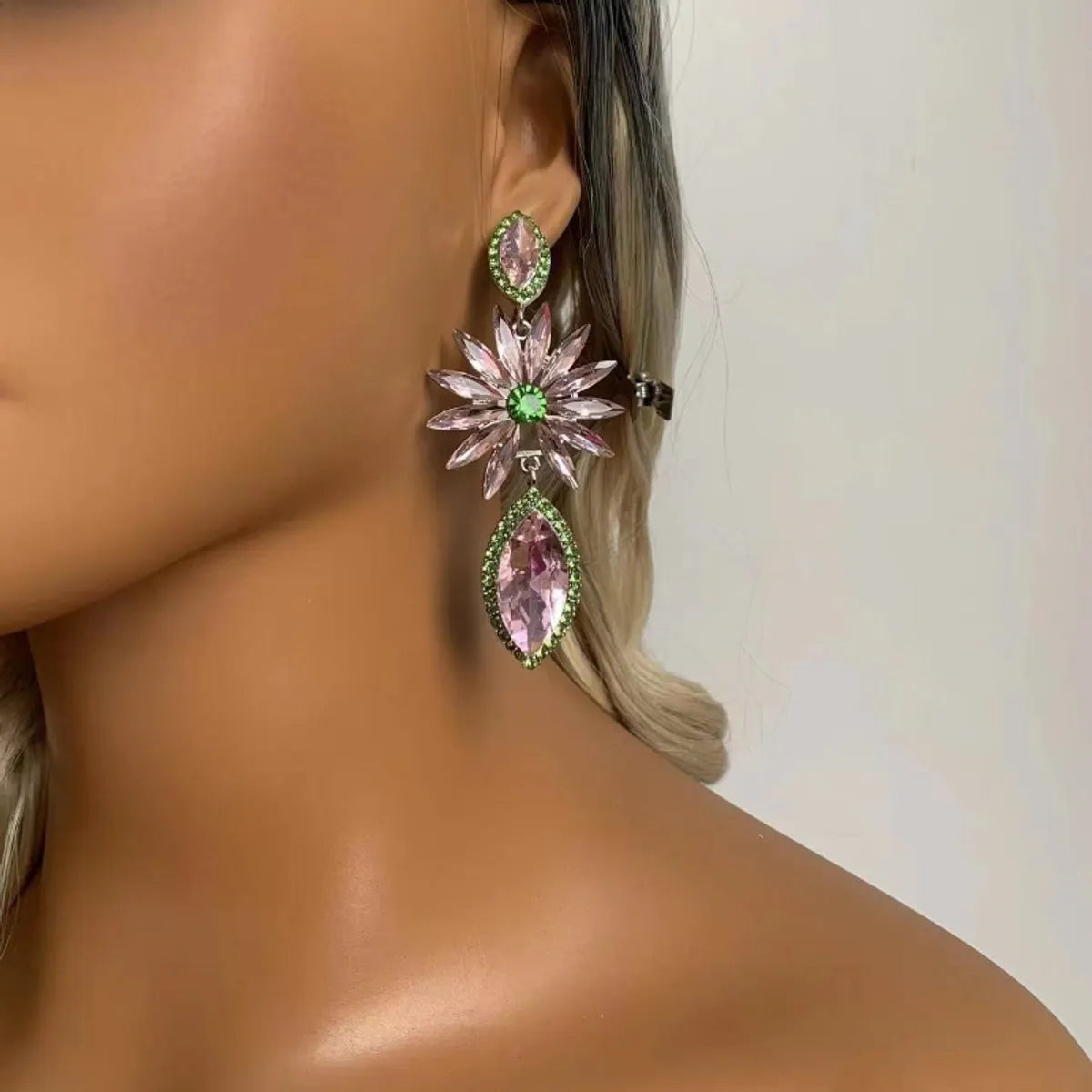 1 Pair Ig Style Elegant Classic Style Leaves Inlay Alloy Rhinestones Silver Plated Drop Earrings