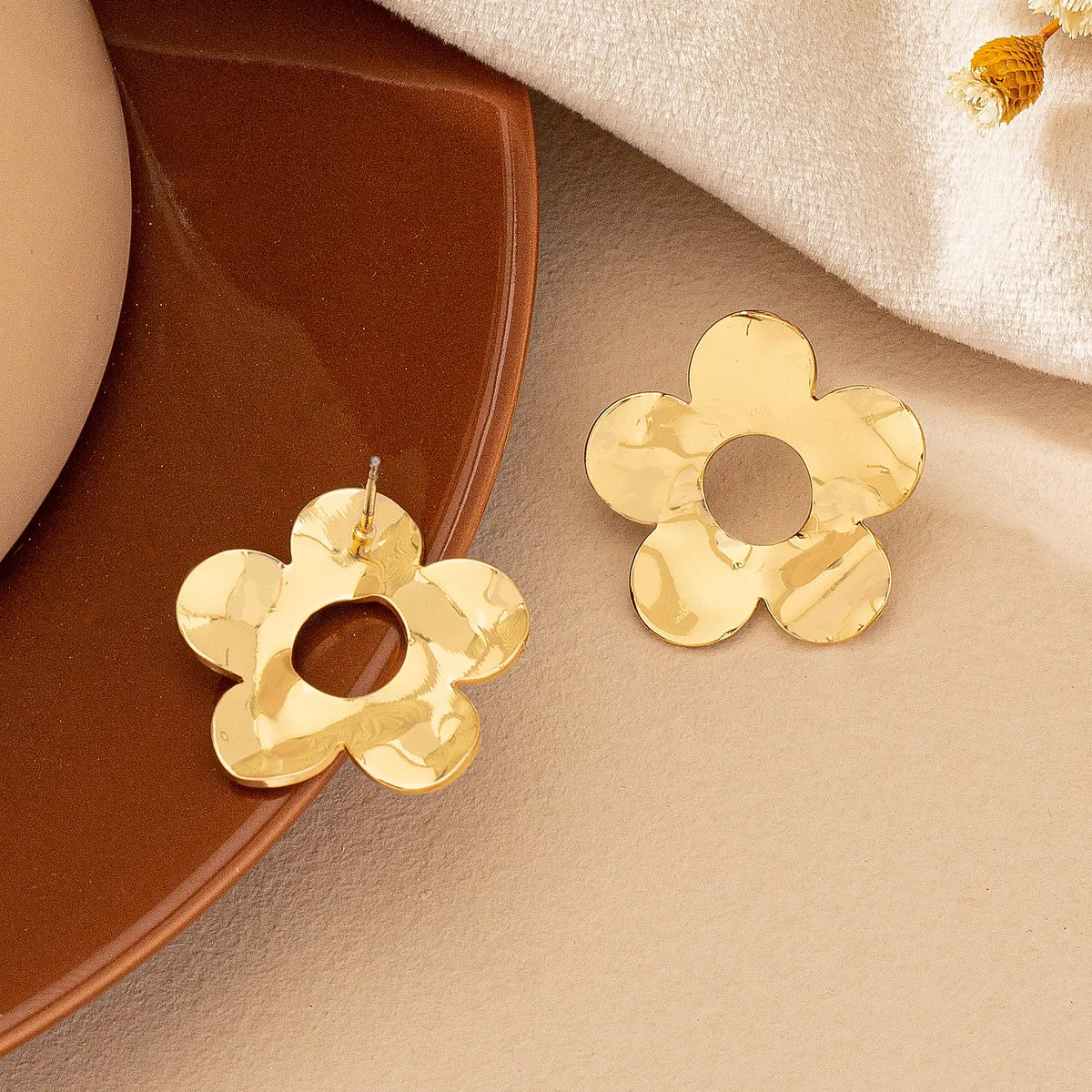 1 Pair Ig Style Elegant Flower Plating Iron Gold Plated Ear Studs