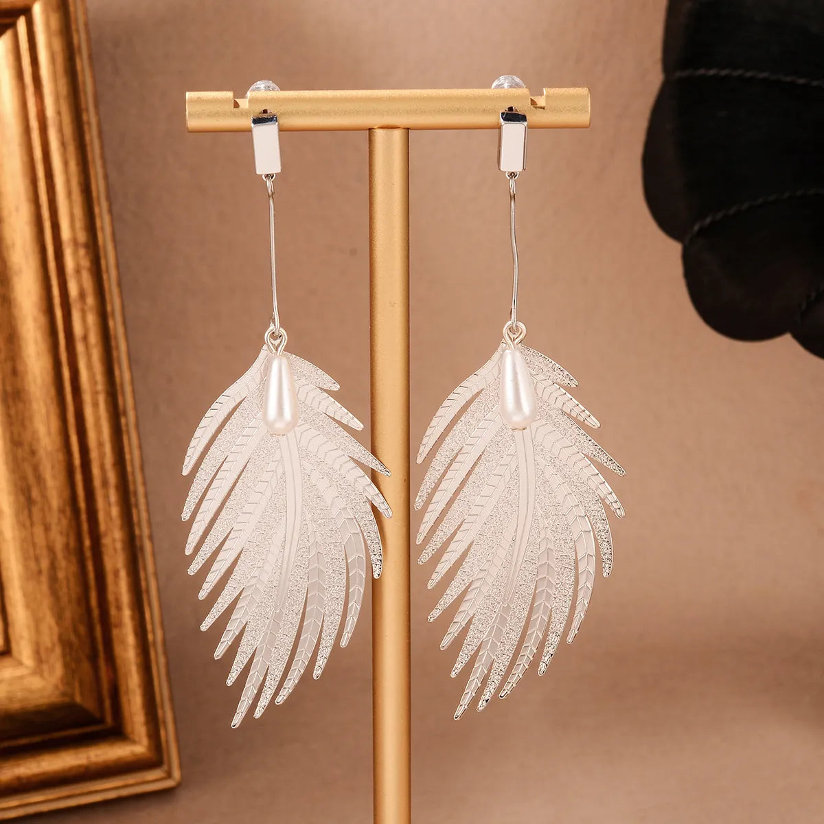 1 Pair Ig Style Elegant Leaves Feather Plating Hollow Out Inlay Alloy Copper Artificial Pearls Rhinestones 14k Gold Plated 18k Gold Plated Silver Plated Drop Earrings