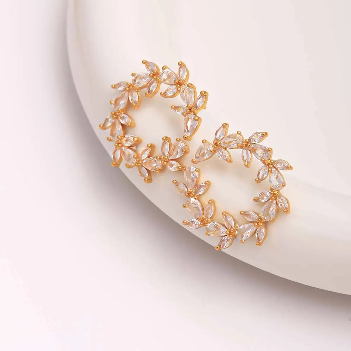 1 Pair Ig Style Elegant Luxurious Leaf Plating Inlay Copper Zircon 18k Gold Plated Ear Studs