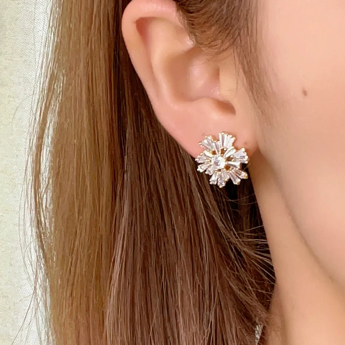 1 Pair Ig Style Elegant Simple Style Snowflake Plating Inlay Copper Zircon Gold Plated Ear Studs