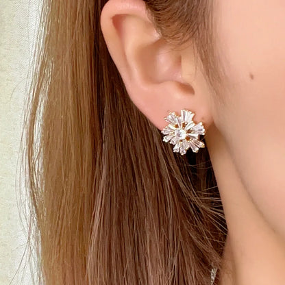 1 Pair Ig Style Elegant Simple Style Snowflake Plating Inlay Copper Zircon Gold Plated Ear Studs