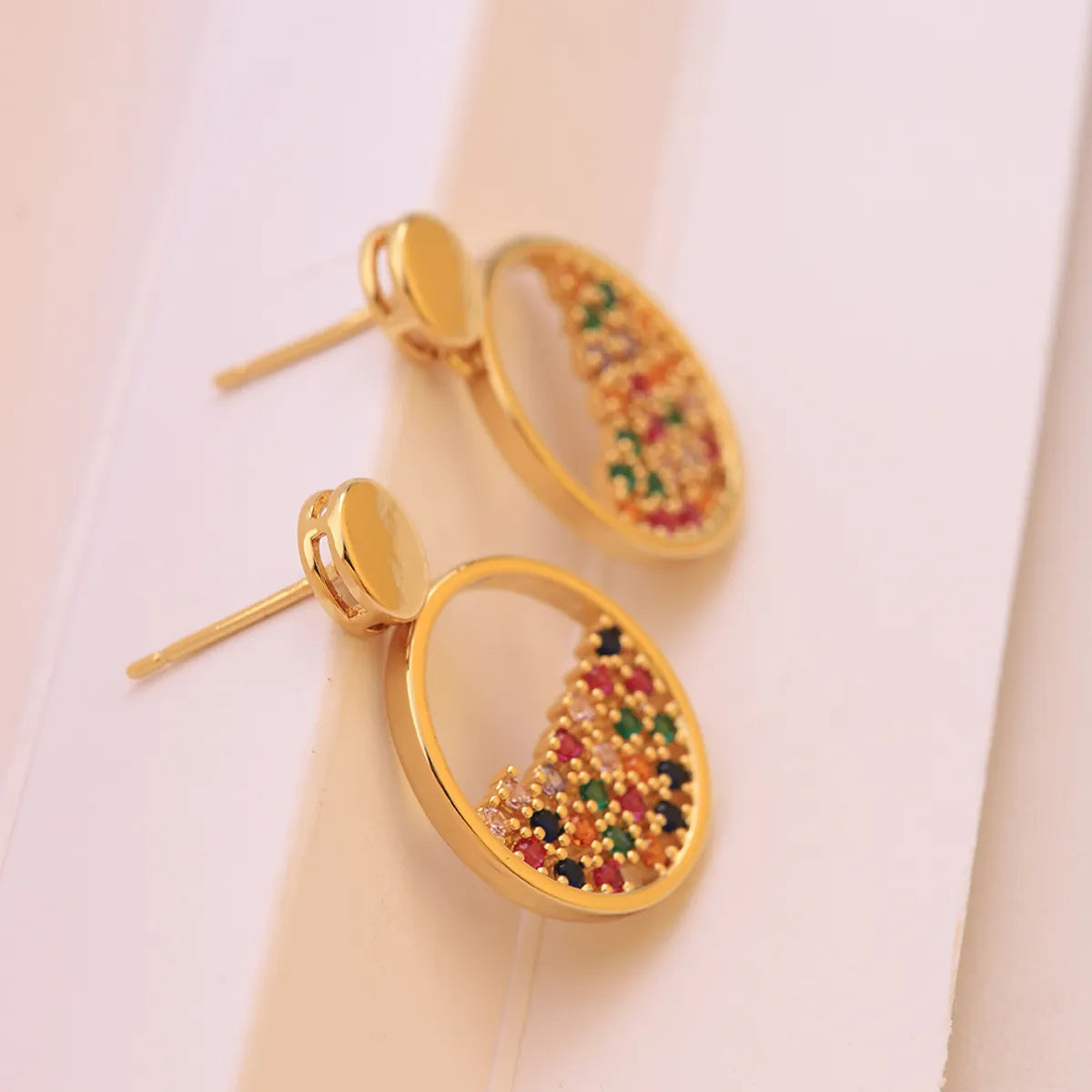 1 Pair Ig Style Elegant Streetwear Round Plating Inlay Brass Zircon 18k Gold Plated Ear Studs