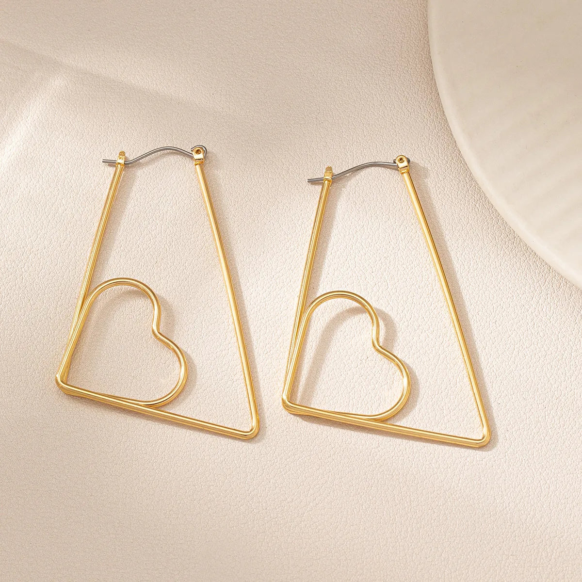 1 Pair IG Style Exaggerated Heart Shape Plating Alloy Earrings