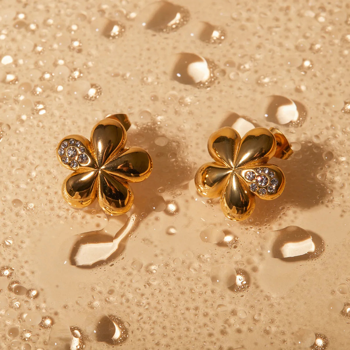 1 Pair IG Style Flower Inlay Stainless Steel Rhinestones 18K Gold Plated Ear Studs