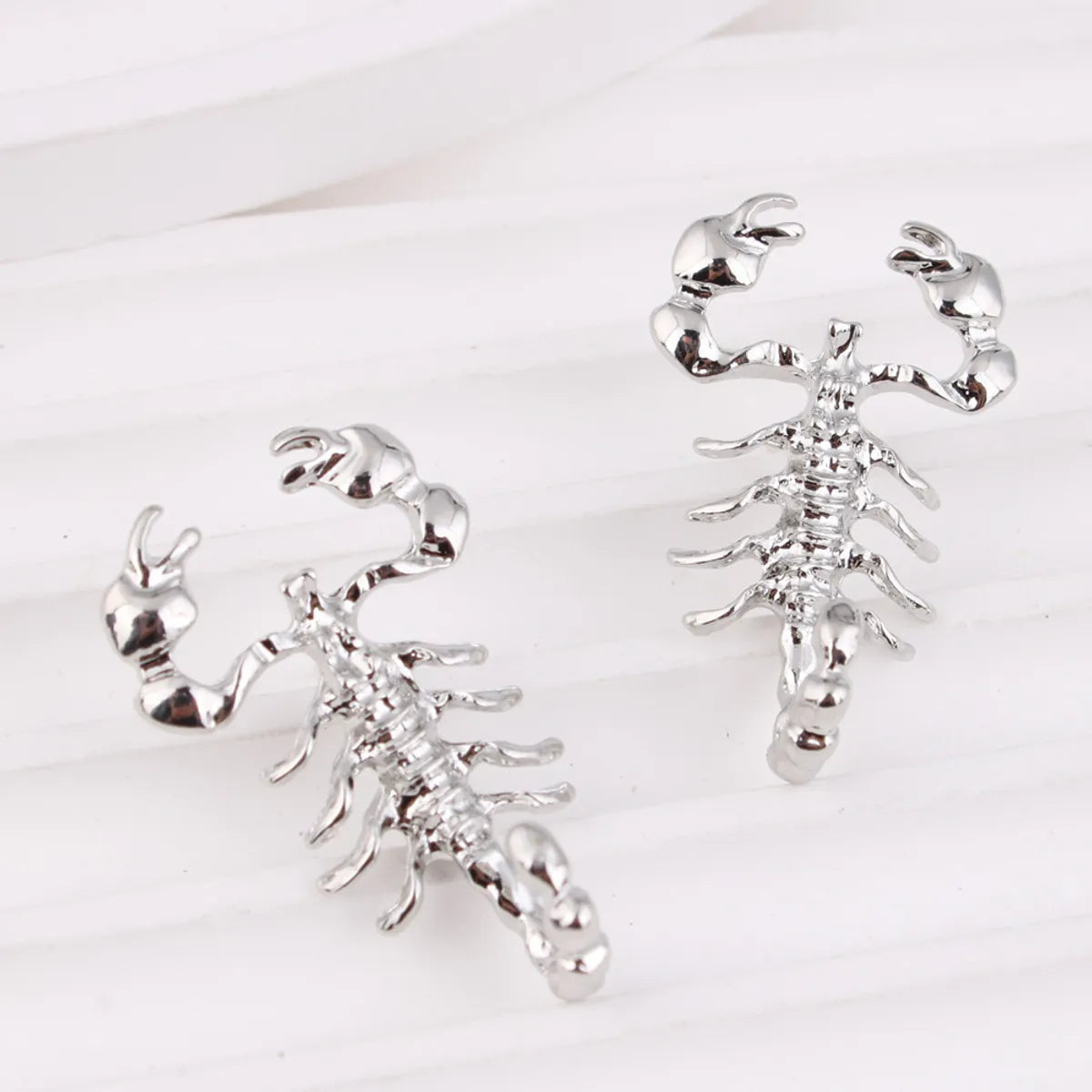 1 Pair IG Style Hip-Hop Scorpion Zinc Alloy Ear Studs