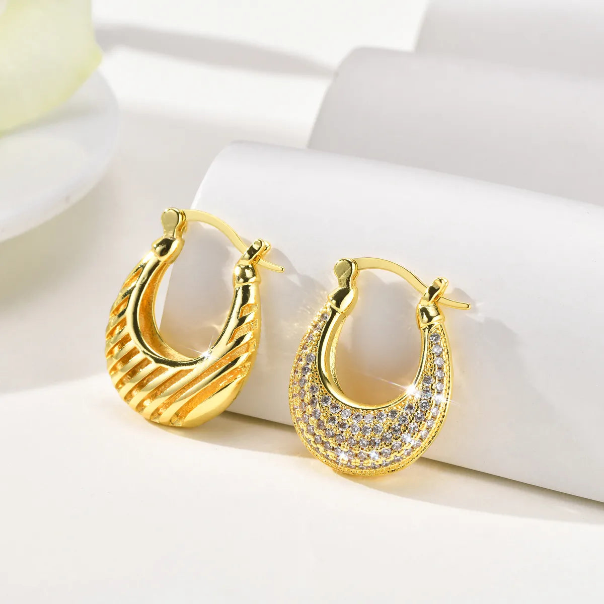 1 Pair IG Style Modern Style Classic Style U Shape Inlay Copper Zircon 18K Gold Plated Drop Earrings