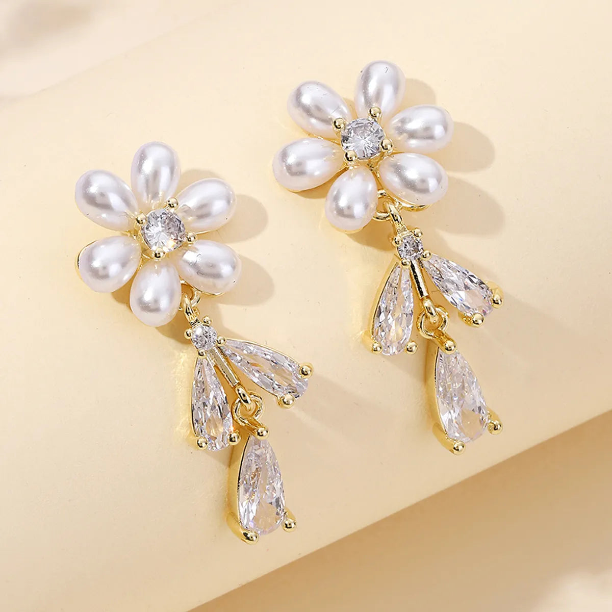 1 Pair Ig Style Shiny Water Droplets Flower Plating Inlay Copper Artificial Pearls Zircon 18k Gold Plated Drop Earrings