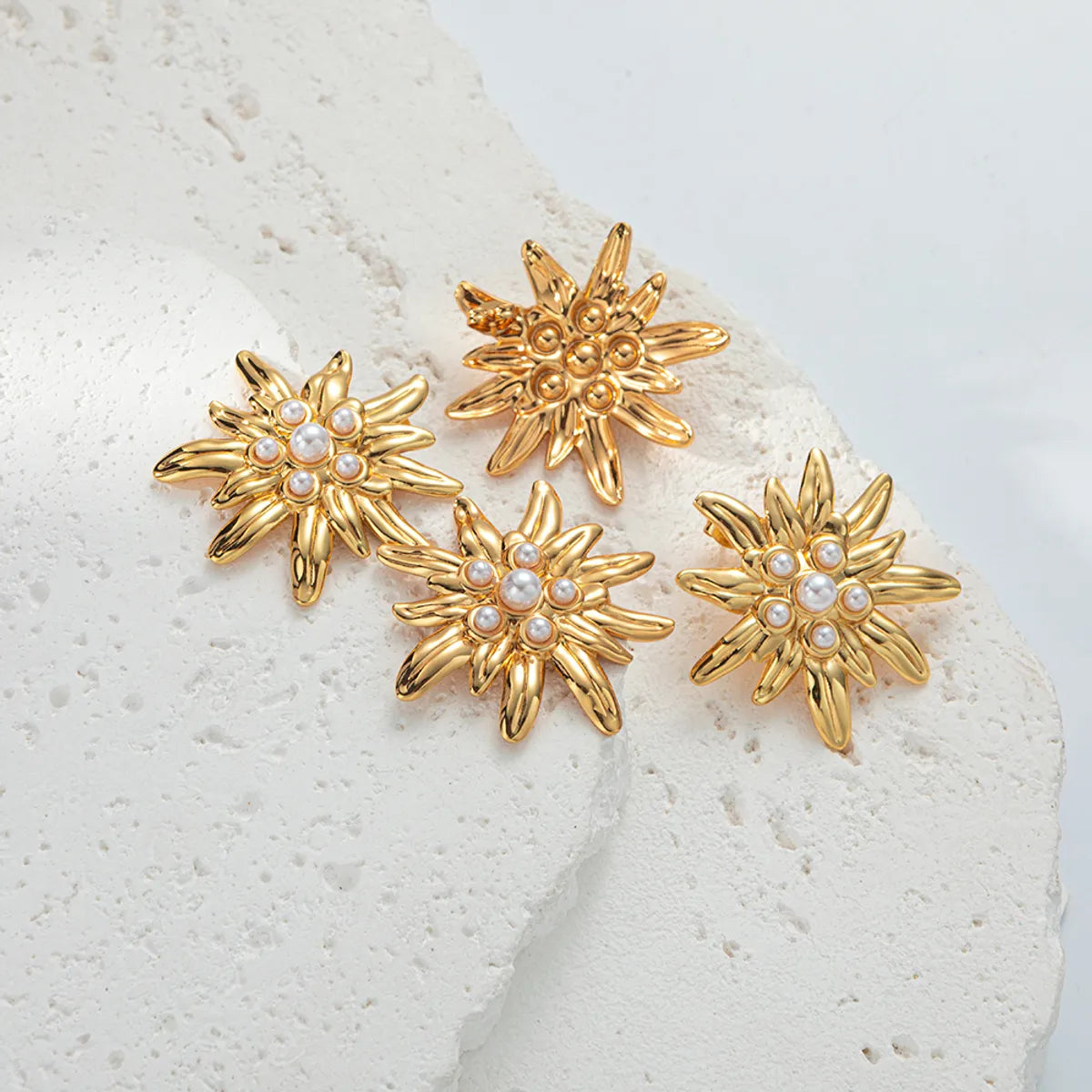 1 Pair IG Style Simple Style Chrysanthemum Inlay 304 Stainless Steel Pearl 14K Gold Plated Ear Studs