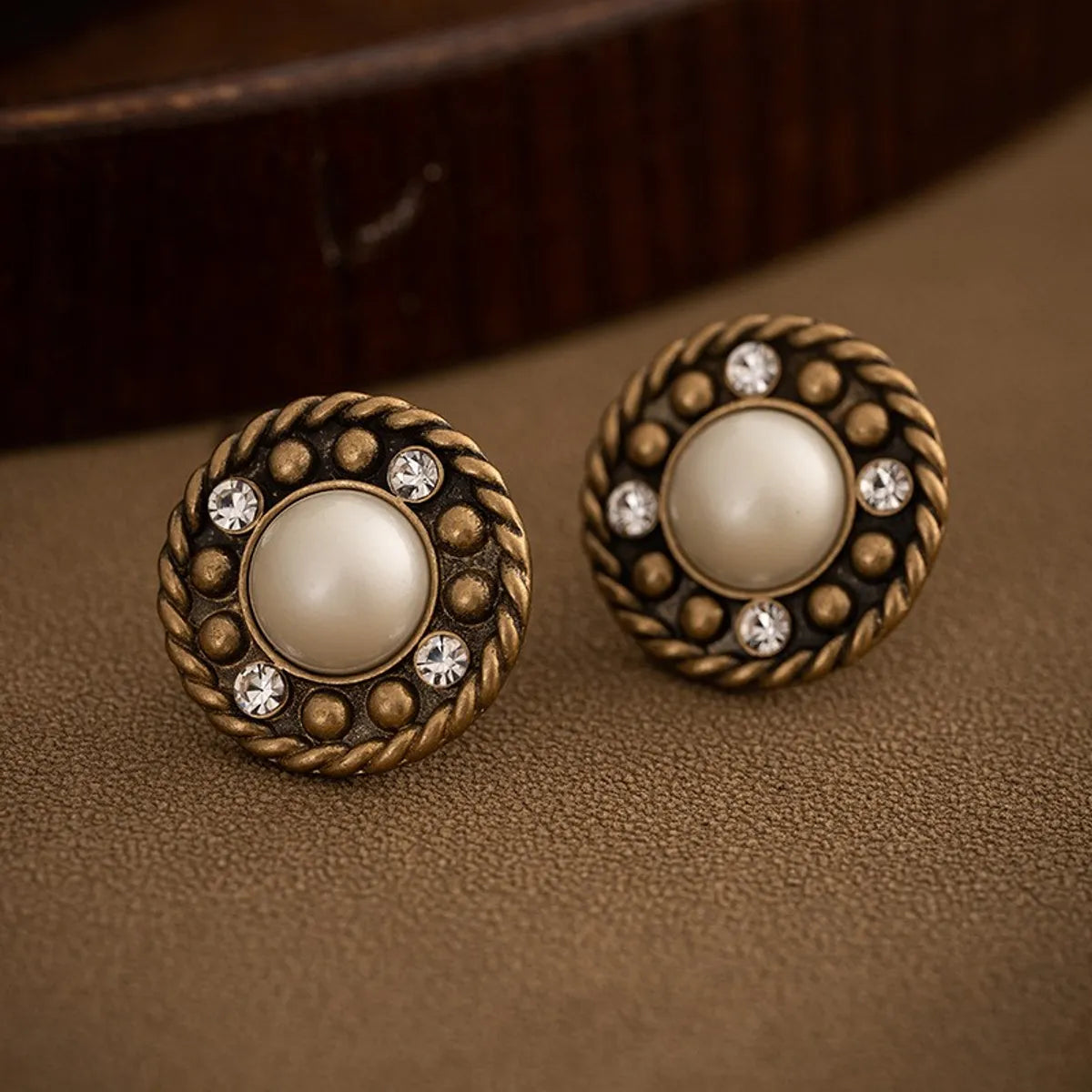 1 Pair IG Style Simple Style Classic Style Asymmetrical Round Square Plating Inlay Copper Brass Artificial Pearls Zircon Gold Plated Drop Earrings Ear Studs