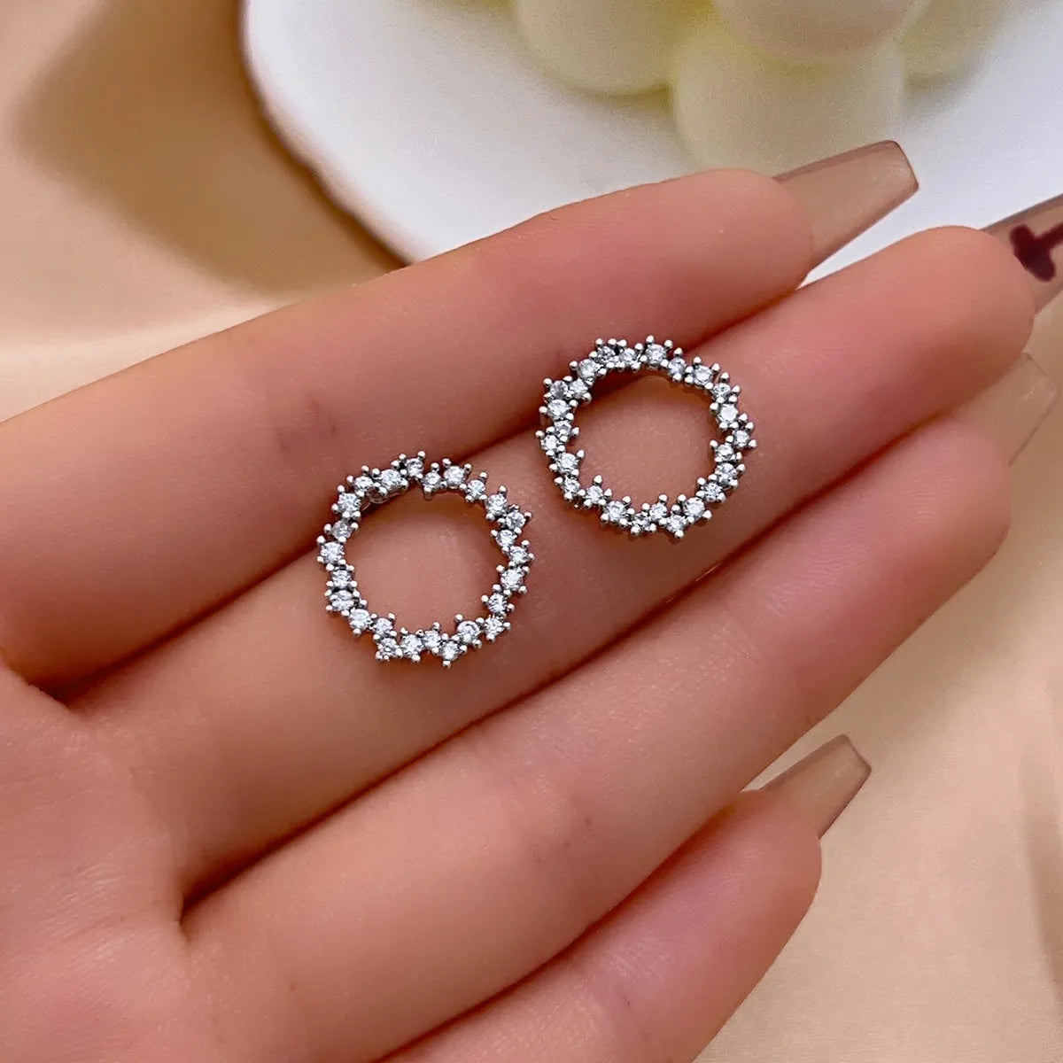 1 Pair Ig Style Simple Style Classic Style Round Plating Inlay Copper Zircon White Gold Plated Ear Studs