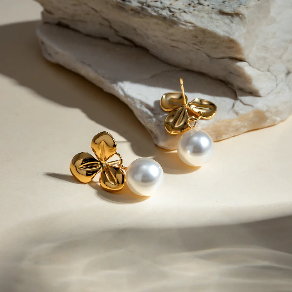 1 Pair IG Style Simple Style Classic Style Shamrock Plating 304 Stainless Steel Imitation Pearl 18K Gold Plated Drop Earrings