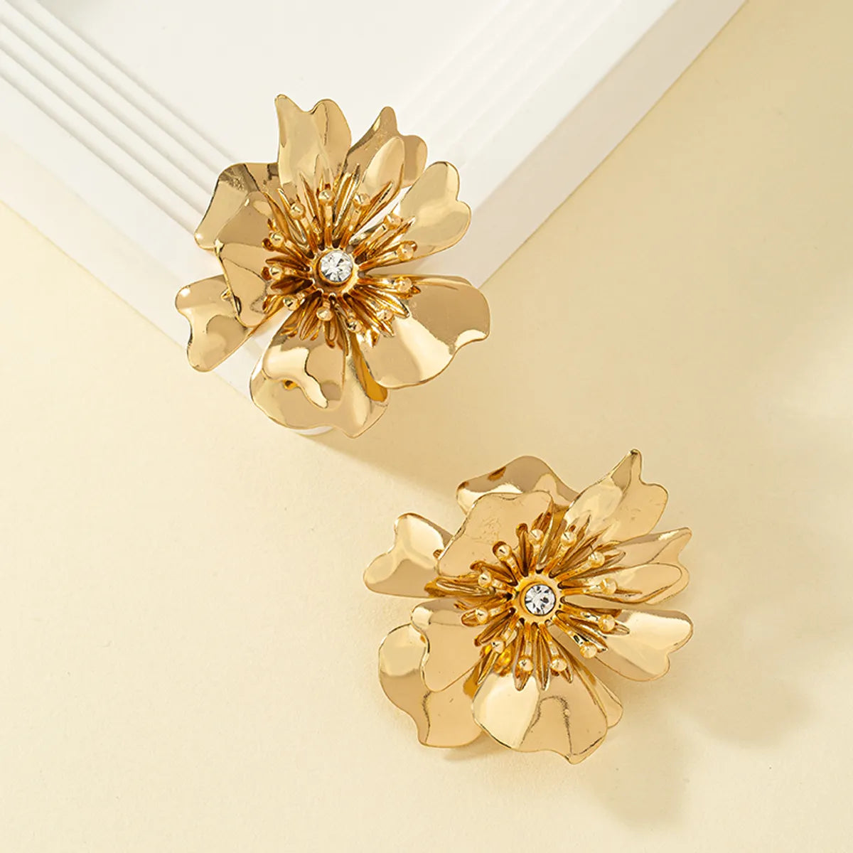 1 Pair Ig Style Simple Style Flower Plating Inlay Alloy Rhinestones 14k Gold Plated Ear Studs