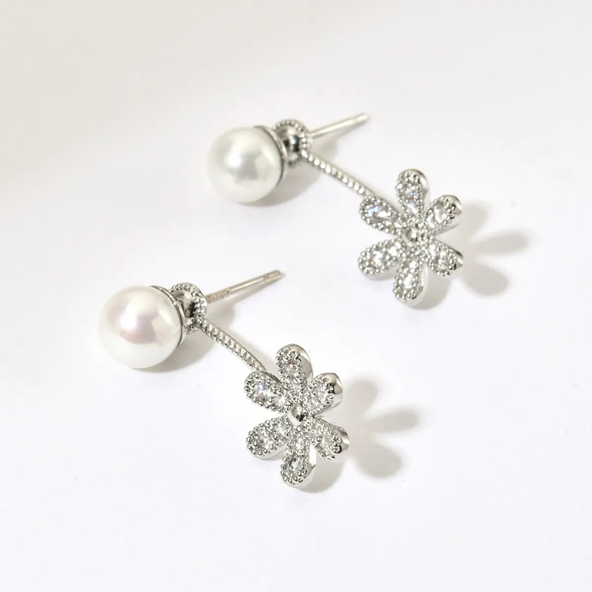 1 Pair Ig Style Simple Style Flower Plating Inlay Copper Artificial Pearls Zircon White Gold Plated Ear Studs