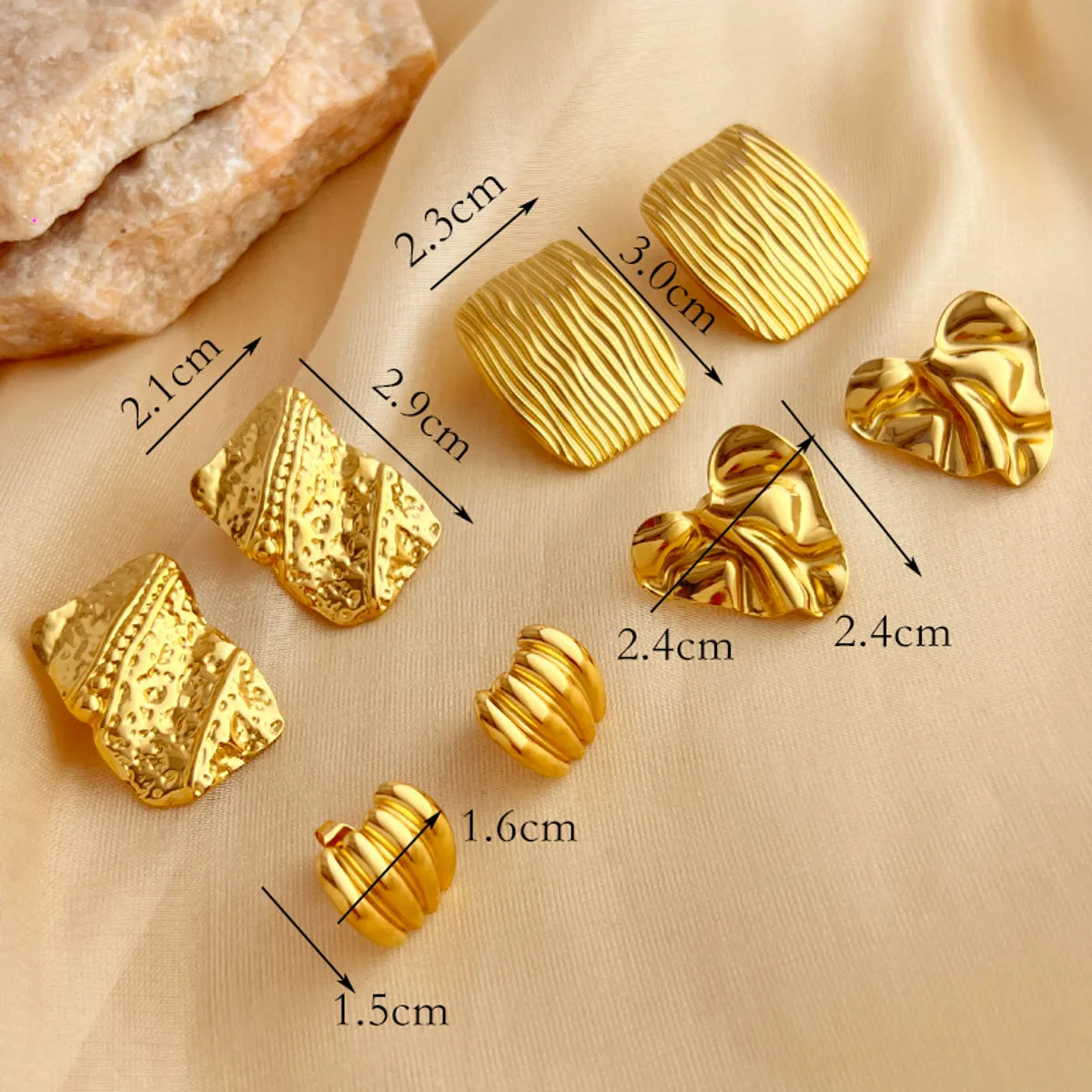 1 Pair IG Style Simple Style Geometric Heart Shape Solid Color Plating 304 Stainless Steel 18K Gold Plated Ear Studs