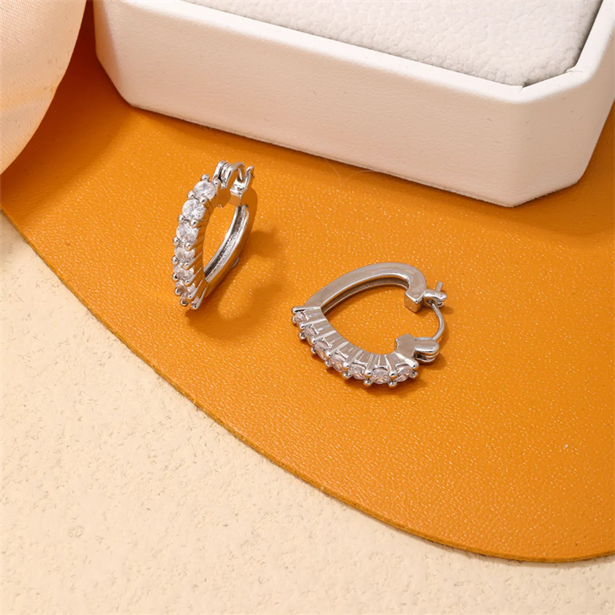 1 Pair Ig Style Simple Style Heart Shape Plating Inlay Copper Zircon White Gold Plated Gold Plated Earrings