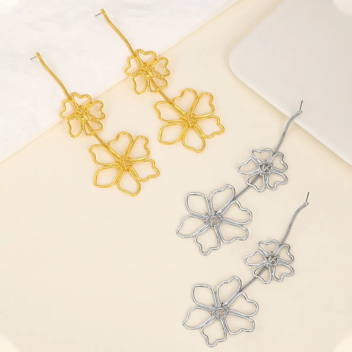 1 Pair Ig Style Simple Style Leaves Solid Color Flower Plating Hollow Out Alloy Drop Earrings