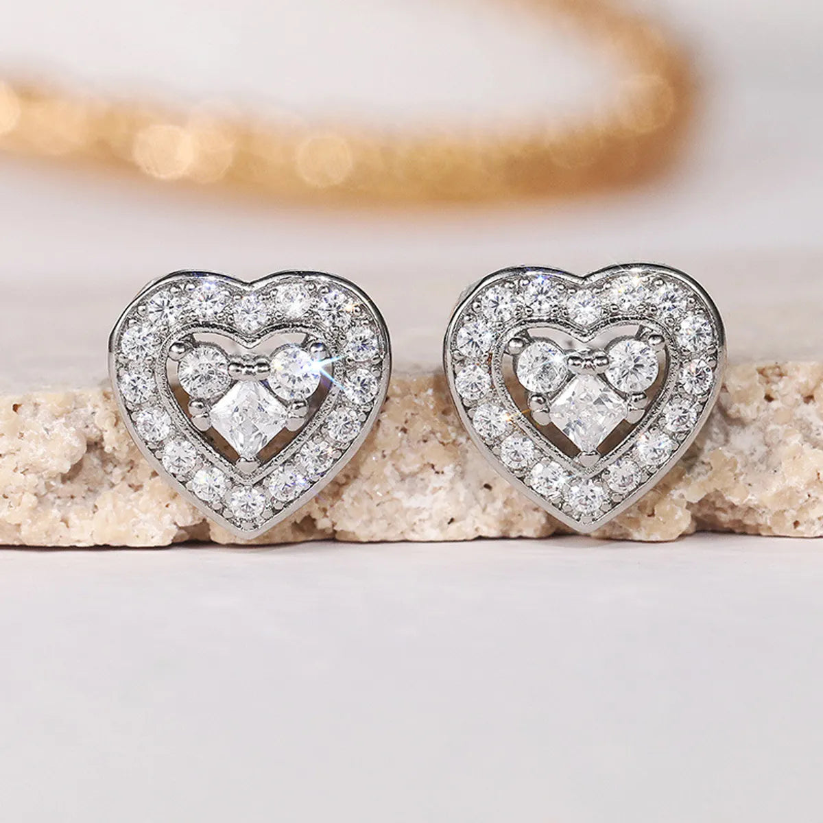 1 Pair IG Style Simple Style Shiny Heart Shape Inlay Copper Zircon Ear Studs