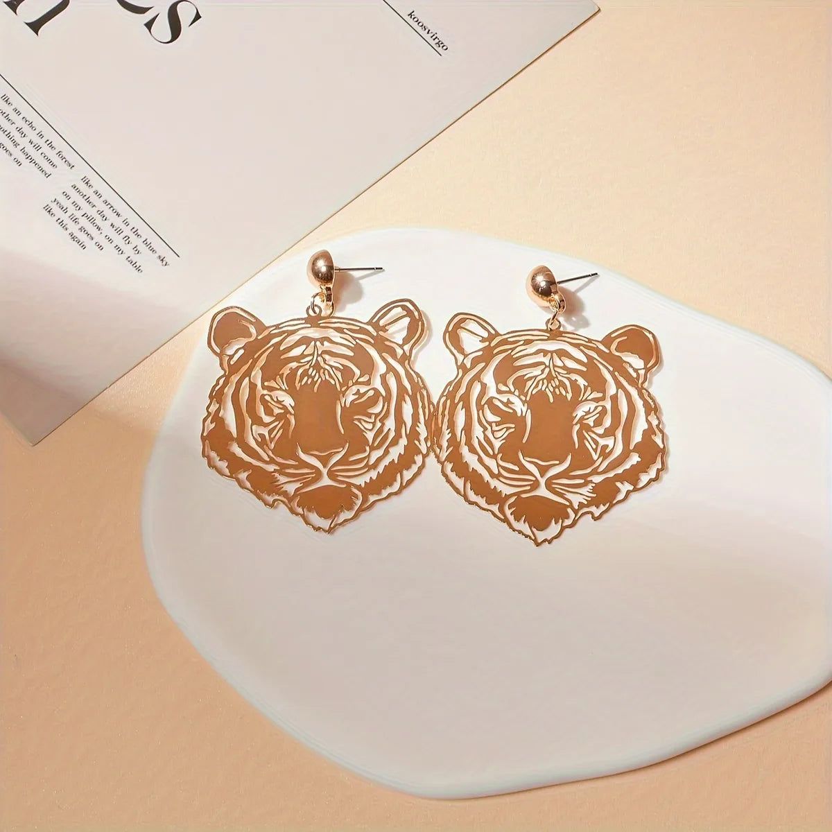 1 Pair IG Style Simple Style Tiger Hollow Out Alloy Drop Earrings