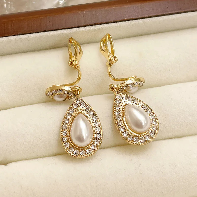 1 Pair Ig Style Simple Style Water Droplets Plating Inlay Alloy Acrylic Rhinestones Pearl Gold Plated Drop Earrings Ear Cuffs