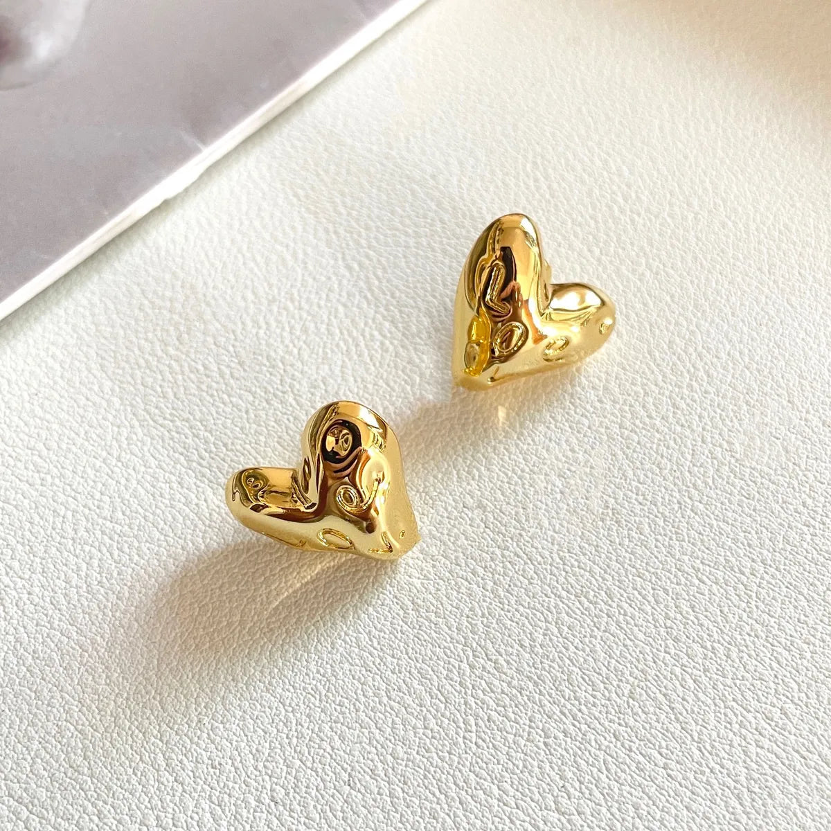 1 Pair IG Style Sweet Commute Heart Shape Solid Color Plating 304 Stainless Steel 18K Gold Plated Ear Studs