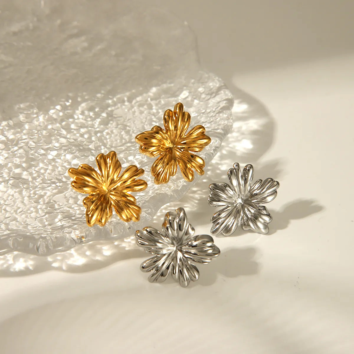 1 Pair IG Style Sweet Five Petal Flower Flower Polishing 304 Stainless Steel 18K Gold Plated Ear Studs